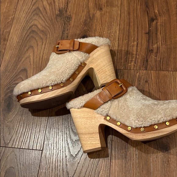 Veronica Beard Shoes - Veronica Beard Shearling and Leather Mules
